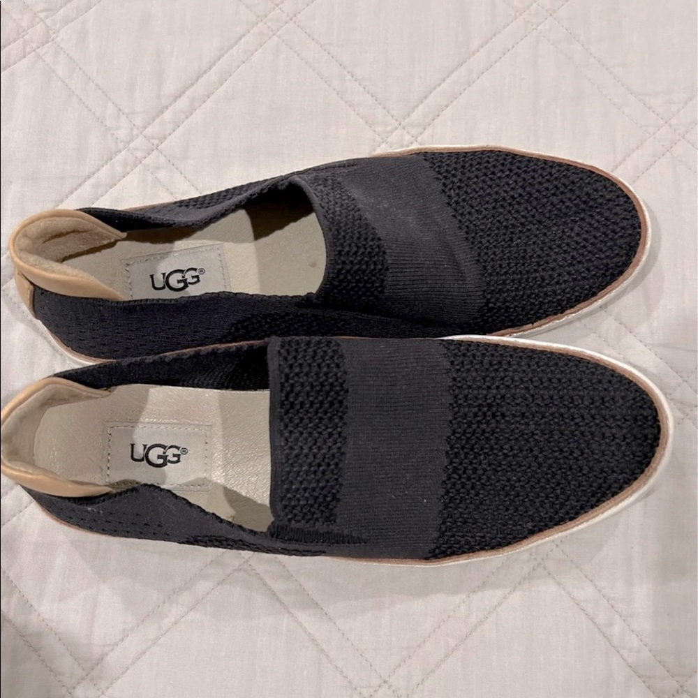 Size 8 shoes. Super comfy. Great condition.